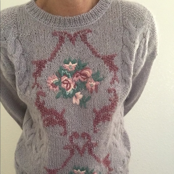 🦄VTG lavender mohair cottage core sweater - Picture 3 of 9
